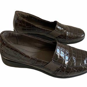 Clarks Soft Cushion Croc Pattern Loafer SZ 9